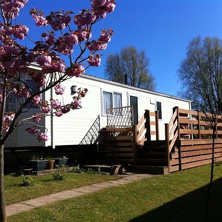 Spindlewood Country Holiday Park - Caravan Park Newport Beach Exterior foto