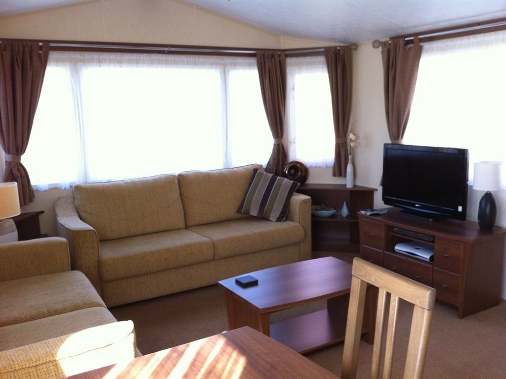 Spindlewood Country Holiday Park - Caravan Park Newport Beach Exterior foto
